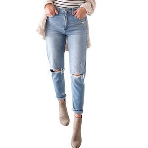 American Eagle Mom Jeans Size 8 Short High Rise Light Wash Distressed Denim
